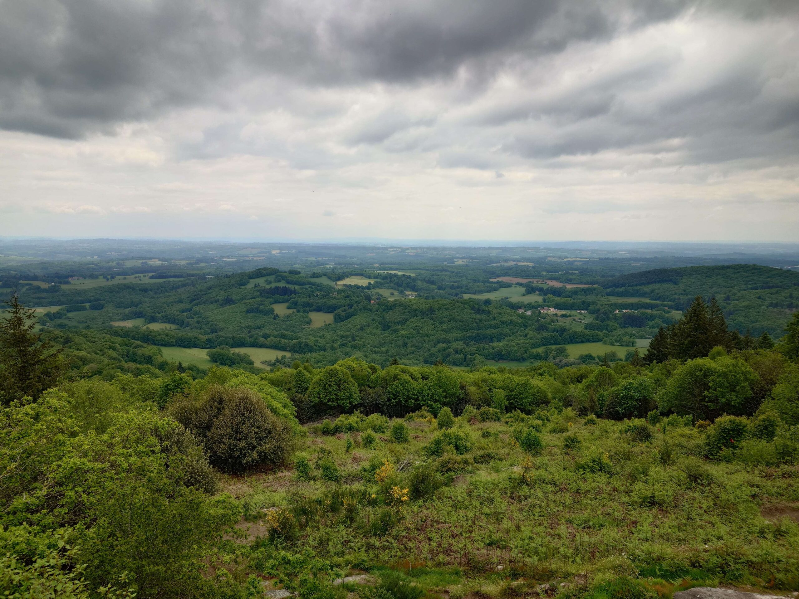 La Pierre branlante de Sauvagnac : l’un des plus beaux points de vue du Limousin