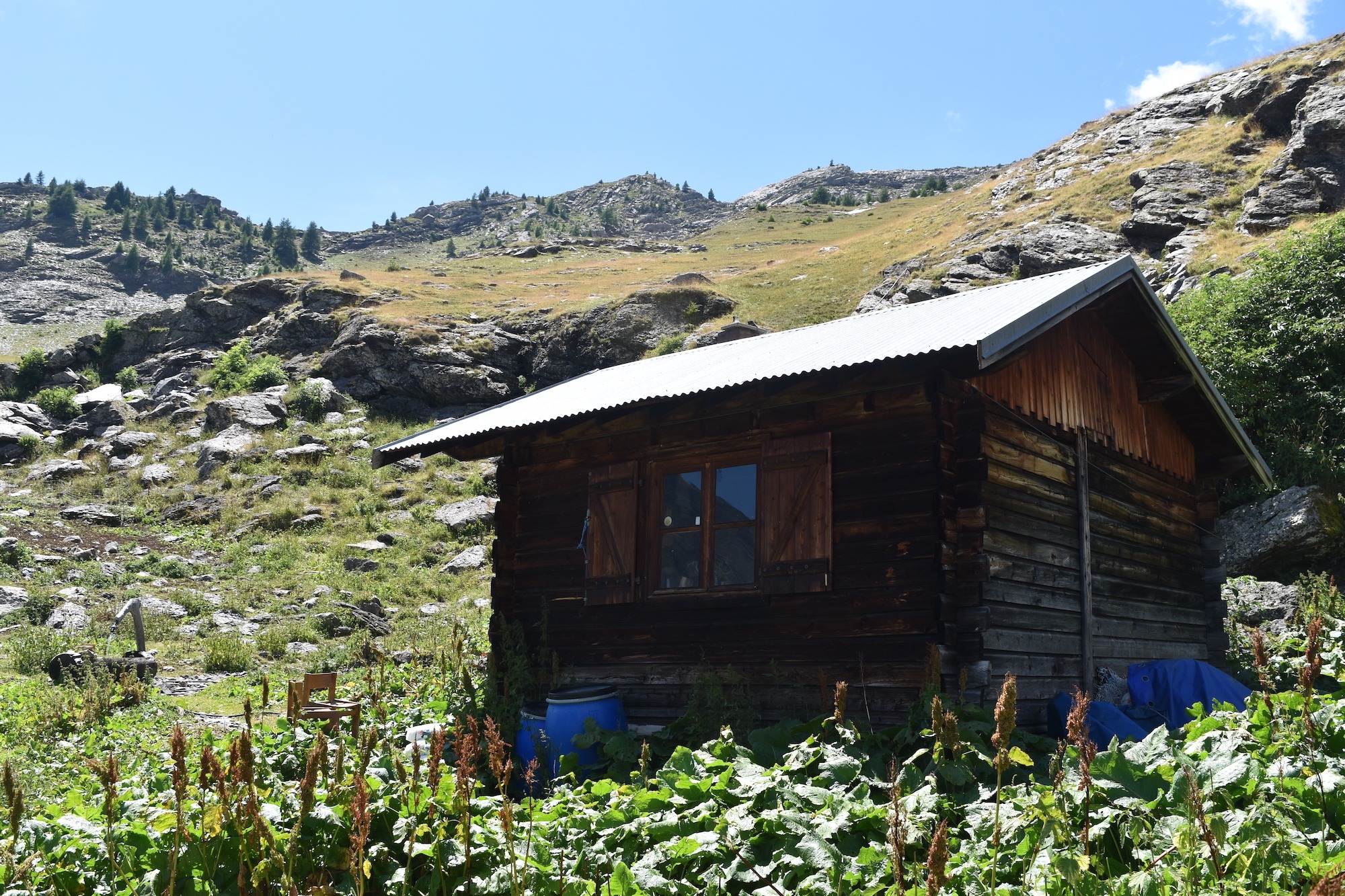 La Cabane de Palluel : premier refuge après Dormillouse, dernier refuge avant le lac