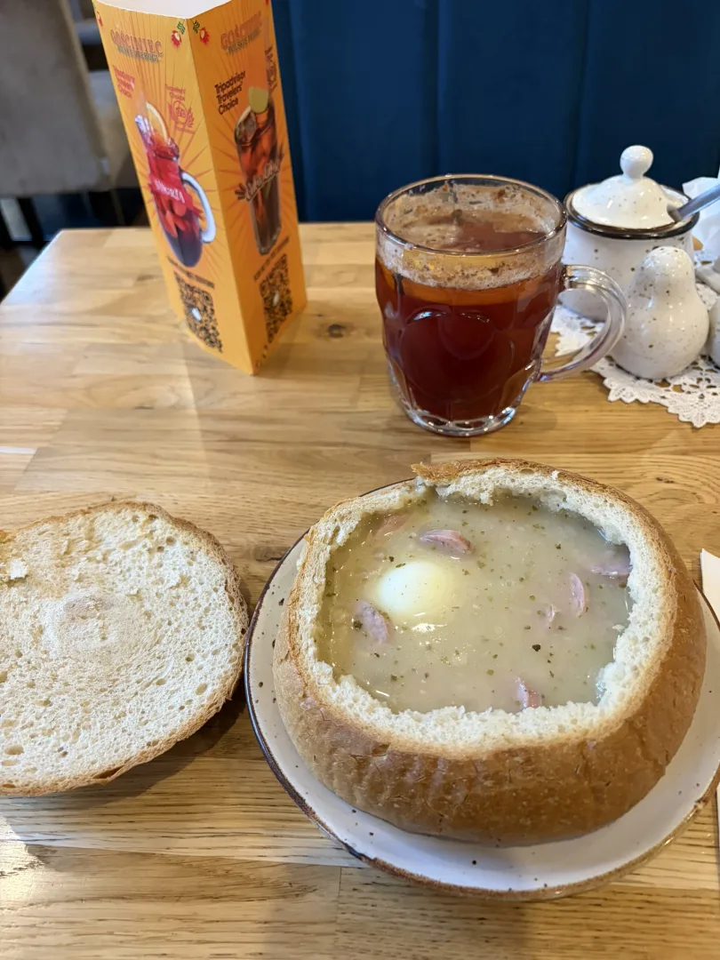 żurek w chlebie, la soupe vedette de Gościniec Polskie Pierogi