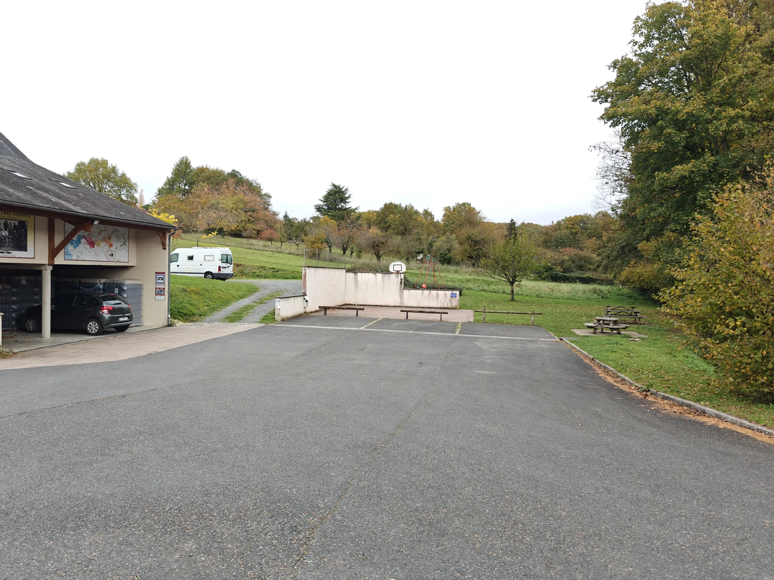 L’aire de services pour camping-car chez le vigneron du Père Auguste à côté du Château de Chenonceau