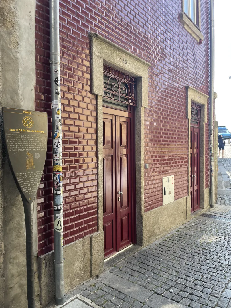 Carrelage rouge McDonald's Porto