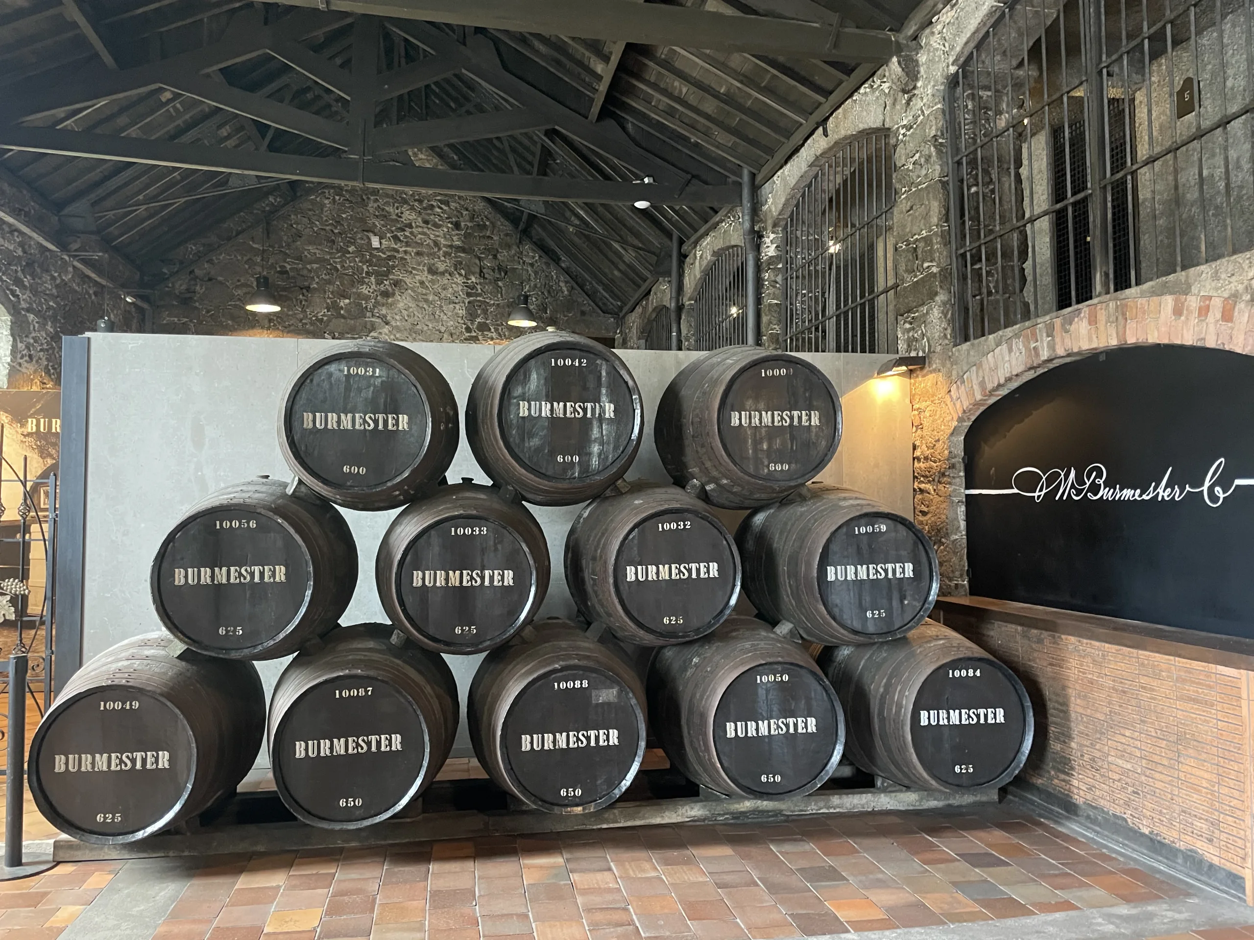 Cave Burmester à Porto : histoire, barriques et dégustation de vin