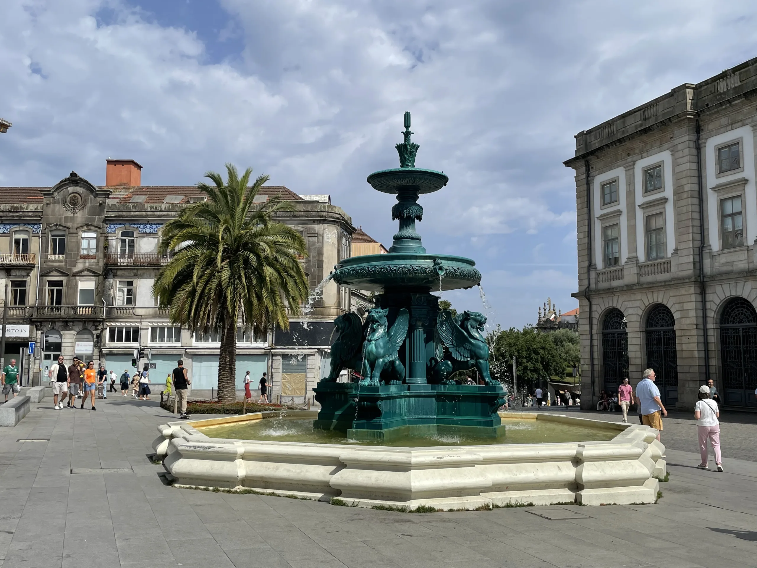 Fonte dos Leões à Porto : histoire et secrets de la fontaine aux lions