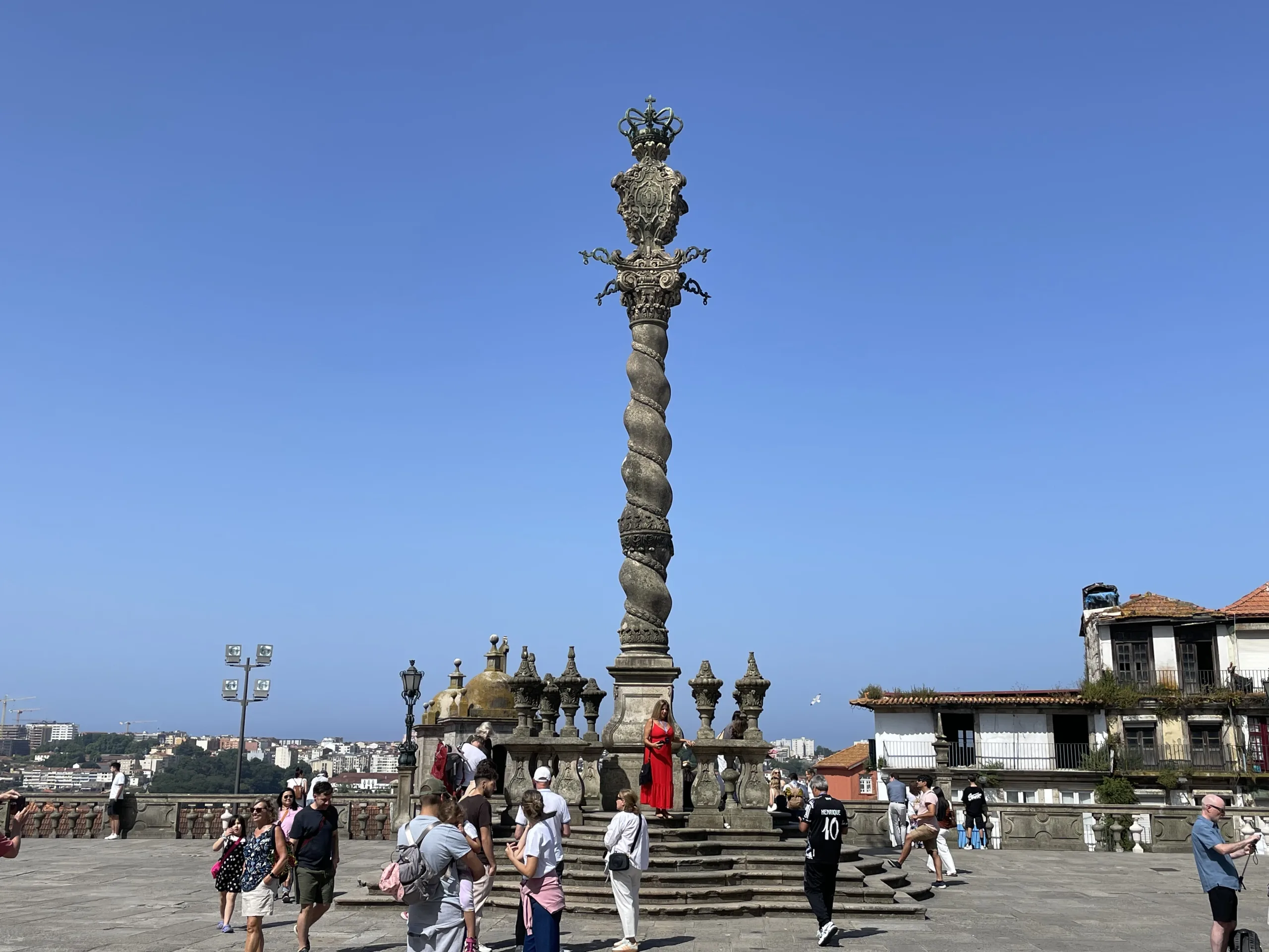 Le Pilori de Porto : symbole historique et vue sur la ville