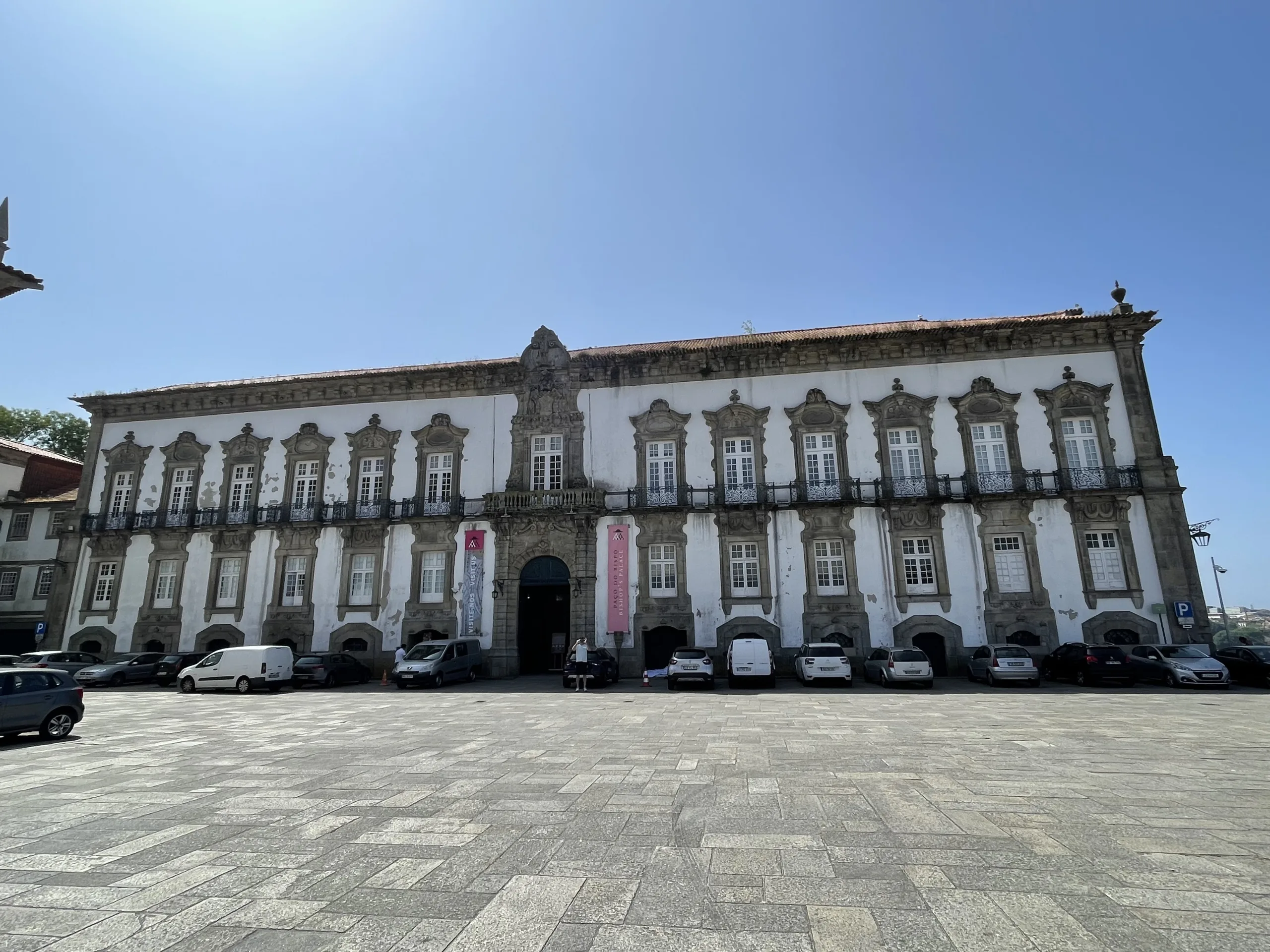 Palais Épiscopal de Porto : un joyau baroque au cœur de la ville