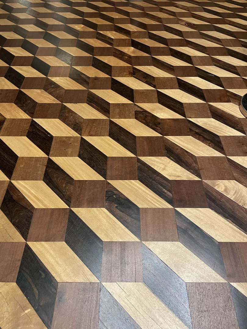 Parquet géométrique marqueté du Palácio da Bolsa à Porto