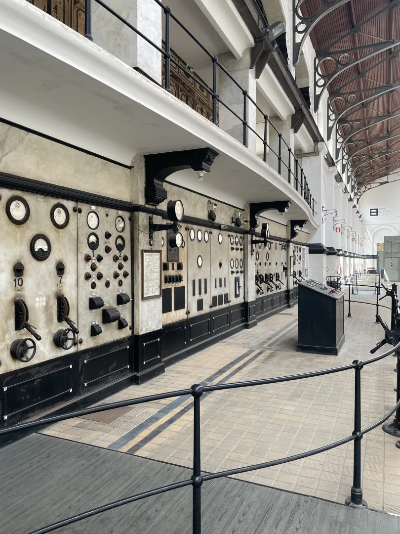 Panneaux de commande d’origine de la centrale thermoélectrique de Massarelos au Museu do Carro Eléctrico de Porto