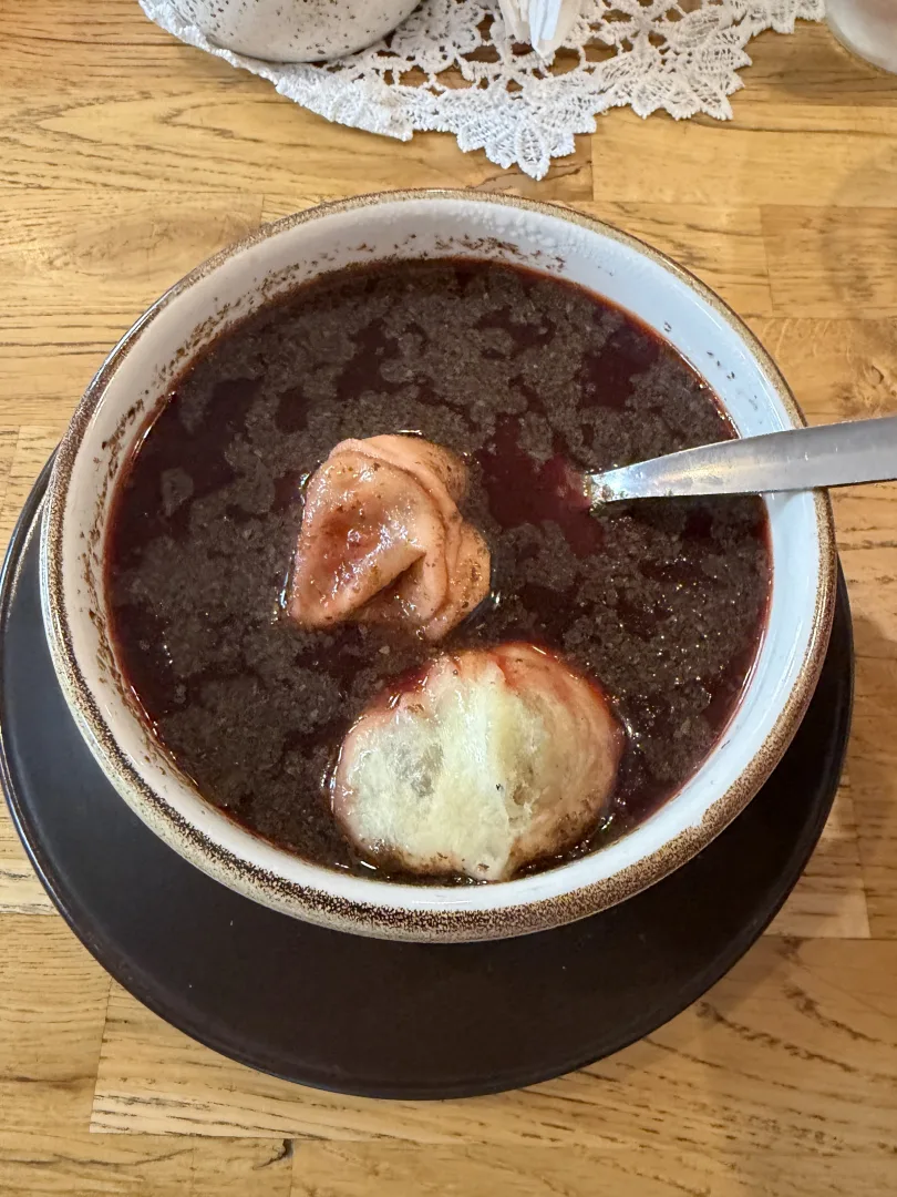 barszcz czerwony z uszkami, la soupe de betterave de Gospoda pod Zygmuntem
